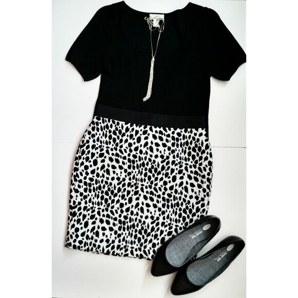Ann Taylor Dalmatian Pencil Skirt - Size 4 - NWT - Picture 1 of 4